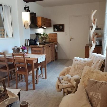 Manoir De La Guignardiere - Charme Et Douceur Chavagne Exteriör bild